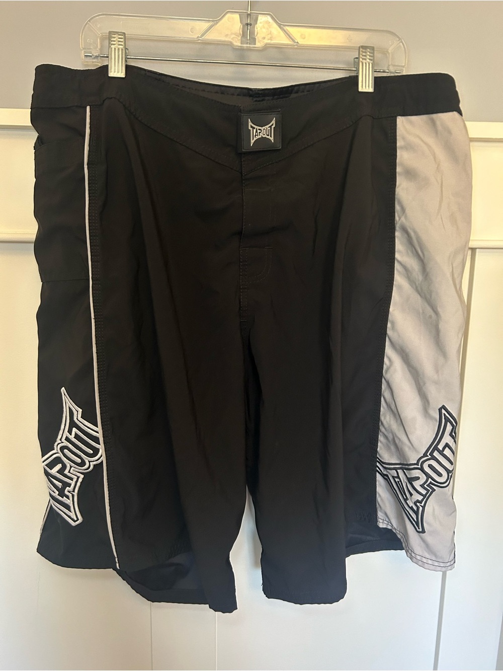 Vintage Tapout baggy active/swimwear shorts